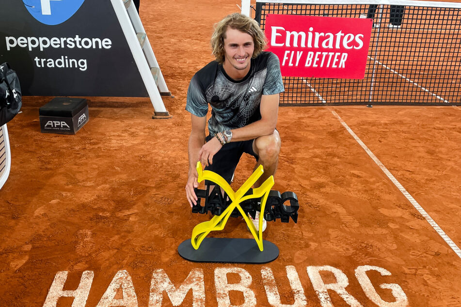 Tennis-Star Alexander Zverev (26) wird seinen Titel beim Tennis-Turnier in Hamburg im kommenden Jahr verteidigen.
