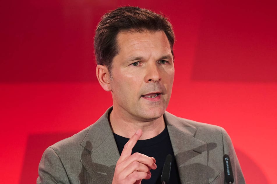SPD-Spitzenkandidat Steffen Krach (47) hat am Montag ein Konzept zur Bekämpfung des Drogenproblems in Berlin vorgelegt.