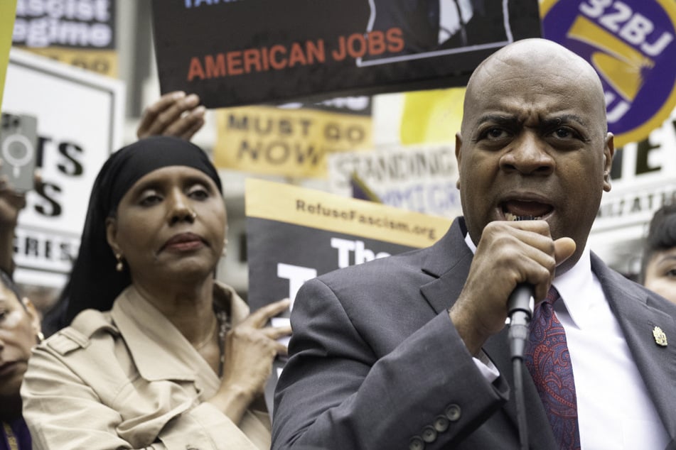 Newark Mayor Ras Baraka takes on New Jersey federal prosecutor after ICE detention center arrest!