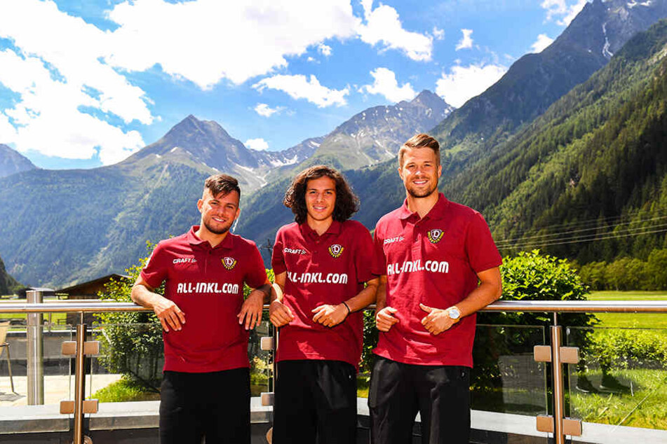 Dynamos Ösi-Trio vor der herrlichen Bergkulisse im Ötztal: Kein Wunder, dass sich Sascha Horvath (l.), Matthäus Taferner (M.) und Patrick Möschl in ihrer Heimat wohlfühlen.