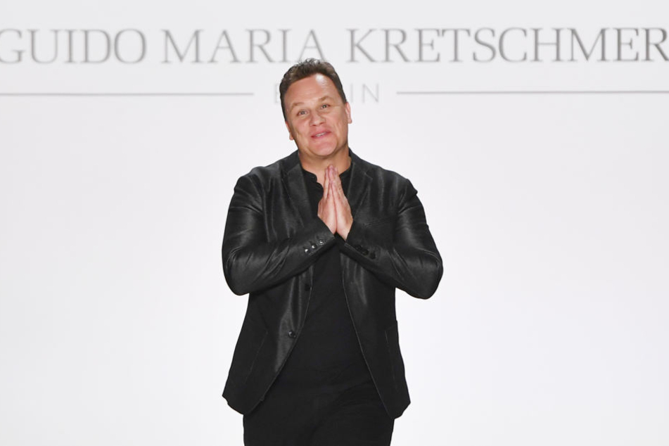 Für die dieswöchige Ausgabe von "Shopping Queen" rief Guido Maria Kretschmer das Motto "Zeigt mit eurem Outfit, dass ihr die beste Zeit eures Lebens habt" aus.