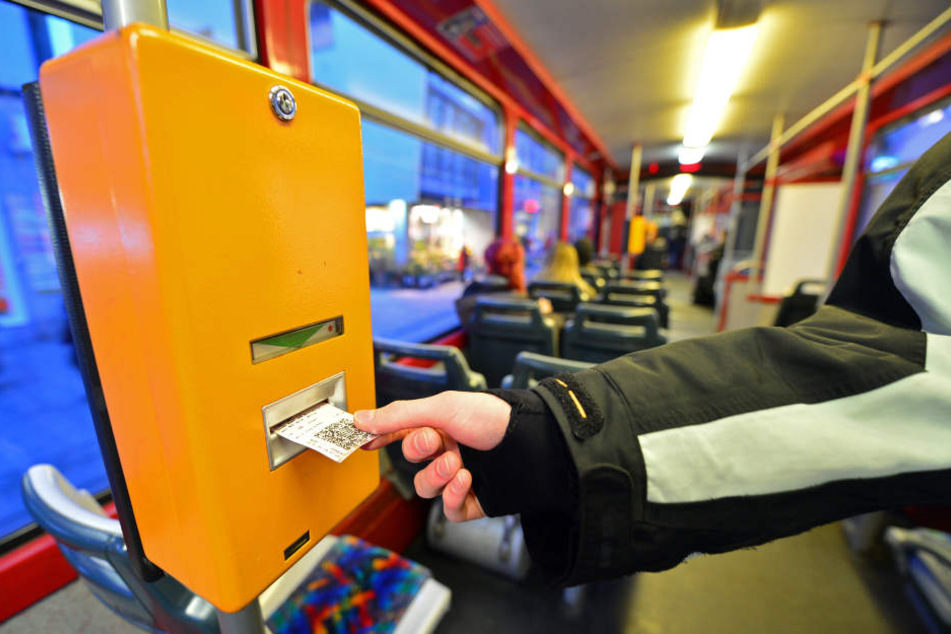 Die Grünen wollen ein günstiges Schülerticket durchsetzen.