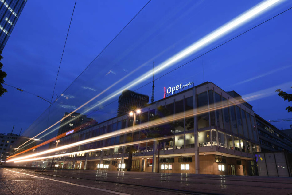 Das Operngebäude ist in die Jahre gekommen.