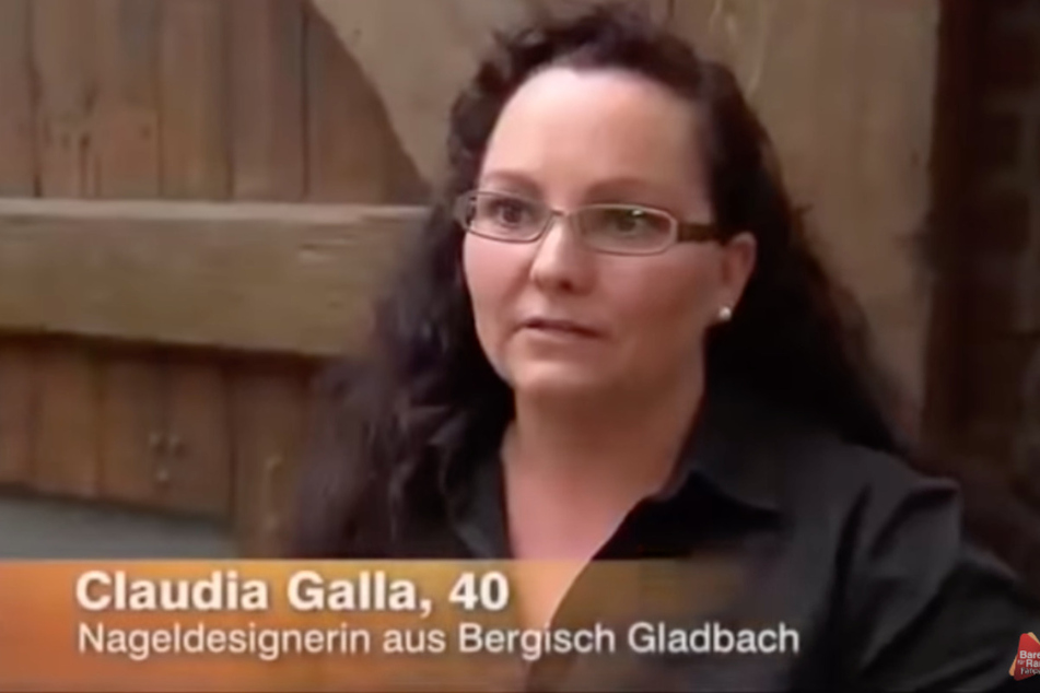 Claudia Galla (40) aus Bergisch Gladbach möchte bei "Bares für Rares" eine alte Bibel zu Geld machen.