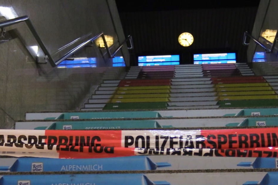 Die Kriminalpolizei untersucht den Zug und das Doppel-Gleis 4/5.