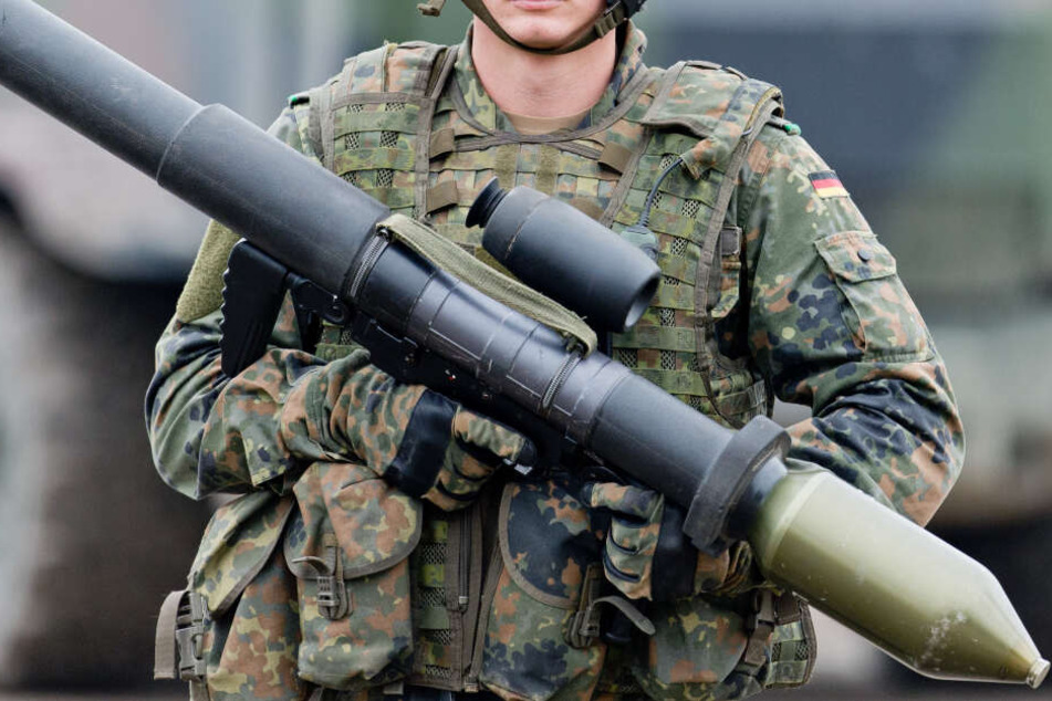 Den Sprengkopf einer Panzerfaust brachten die Kinder zu ihren Eltern. (Symbolbild)