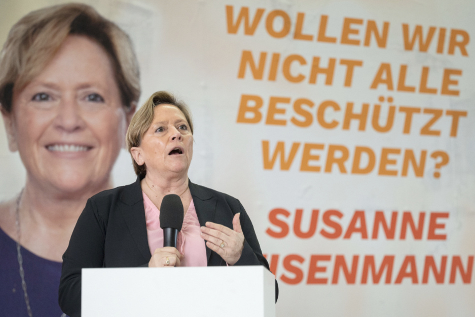 "Freier werden": FDP-Mann verspottet Eisenmann-Plakat und eckt an