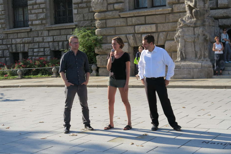 SPD-Fraktionschef Christopher Zenker (rechts), hier zusammen mit Norman Volger (Die Grüne) und Linken-Stadträtin Juliane Nagel, bei einer Demo im vergangenen Jahr.