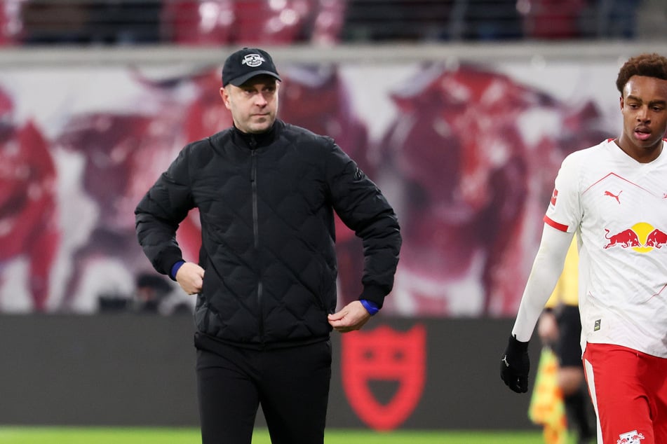 RB Leipzigs Trainer Ole Werner (37, l.) muss unter anderem auf Assan Ouedraogo (19) verzichten.