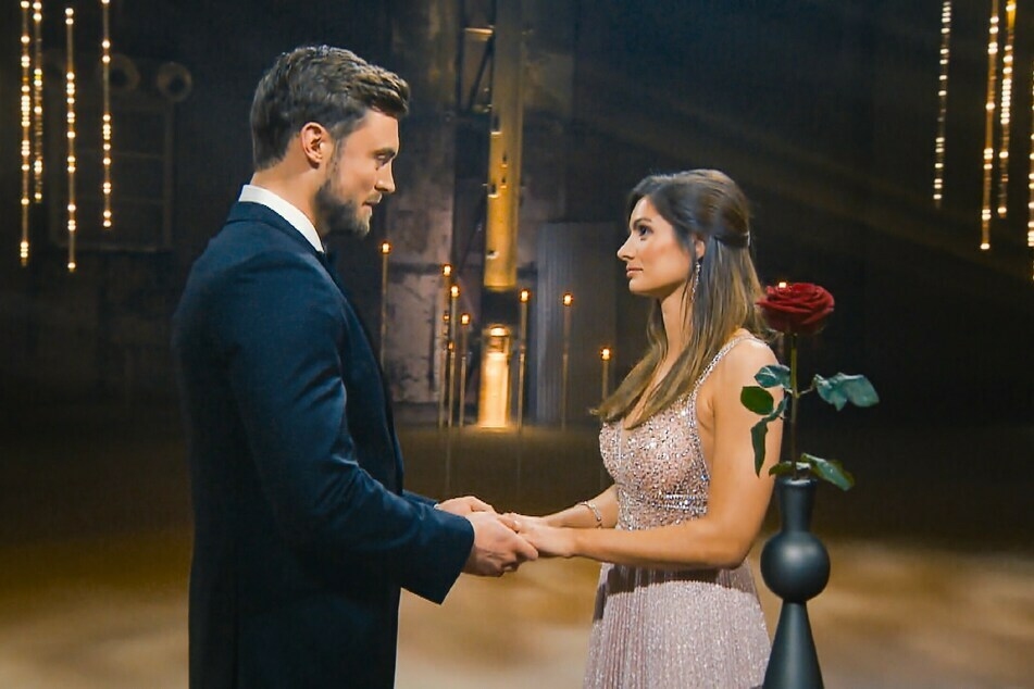 Niko Griesert (30) und Michèle de Roos (27) haben ihr Liebesglück offiziell gemacht.