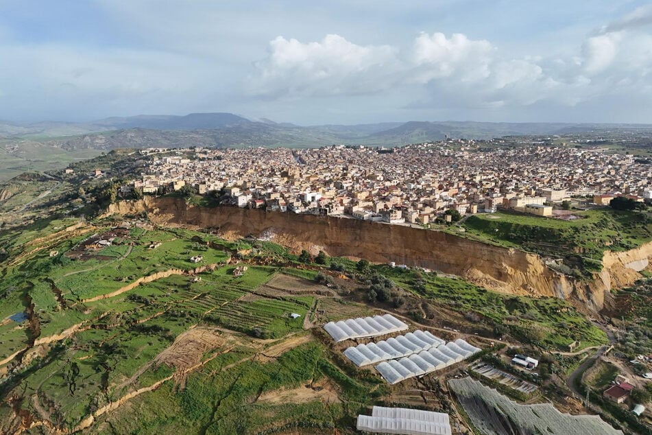 Am Rande der Stadt Niscemi geht es bis zu 55 Meter in die Tiefe.