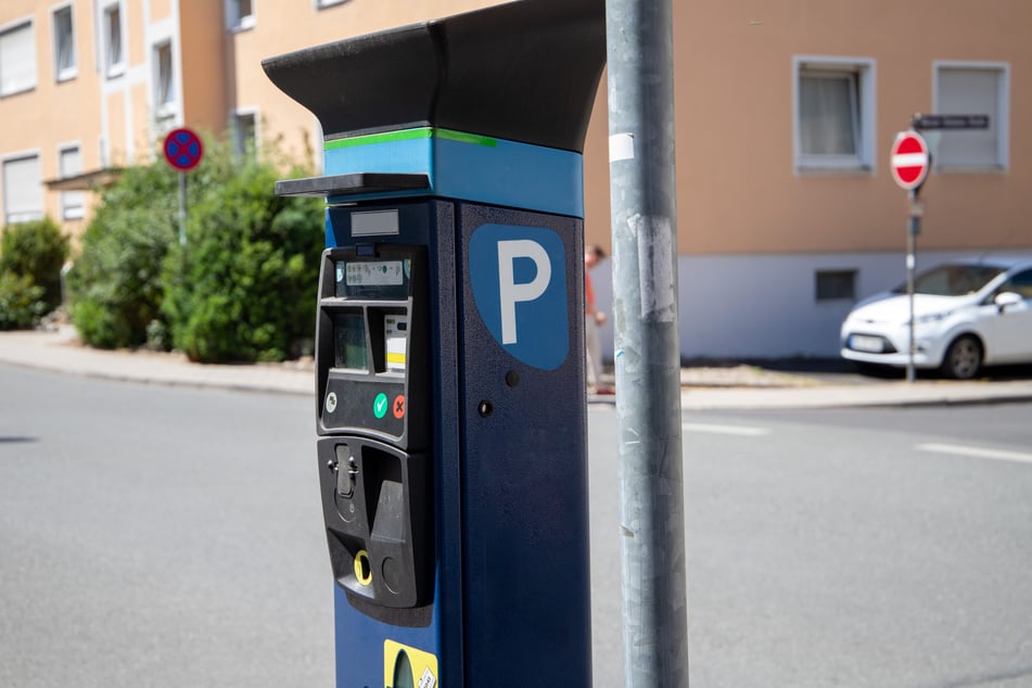 Die beiden Besucher der Stadt staunten nicht schlecht, als ihnen im Parkscheinautomaten etwas Ungewöhnliches entgegenblickte. (Symbolbild)