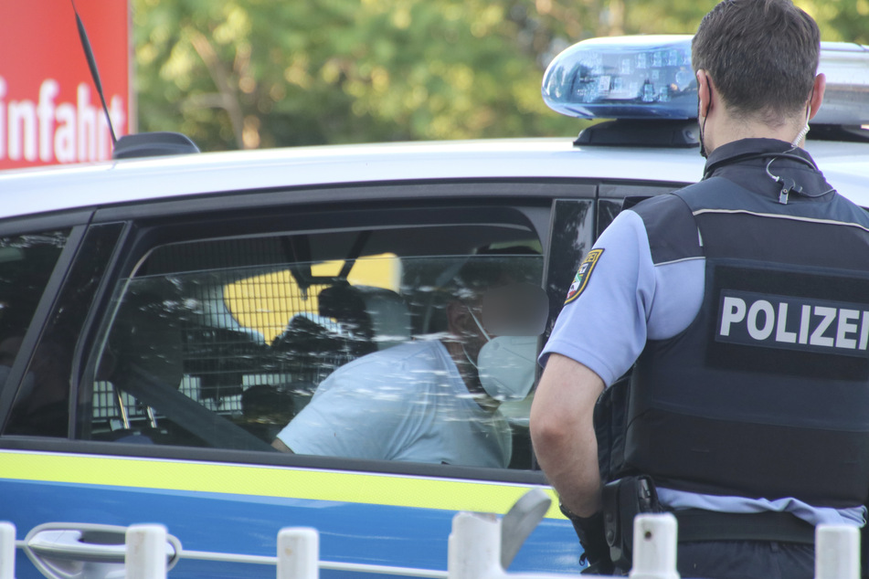Polizeibeamte konnten den Flüchtigen noch am Sonntagabend stellen.