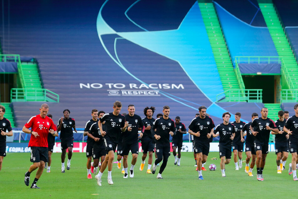 Mit einem offenen Brief richtet sich die Mannschaft des FC Bayern an ihre Fans auf der ganzen Welt.