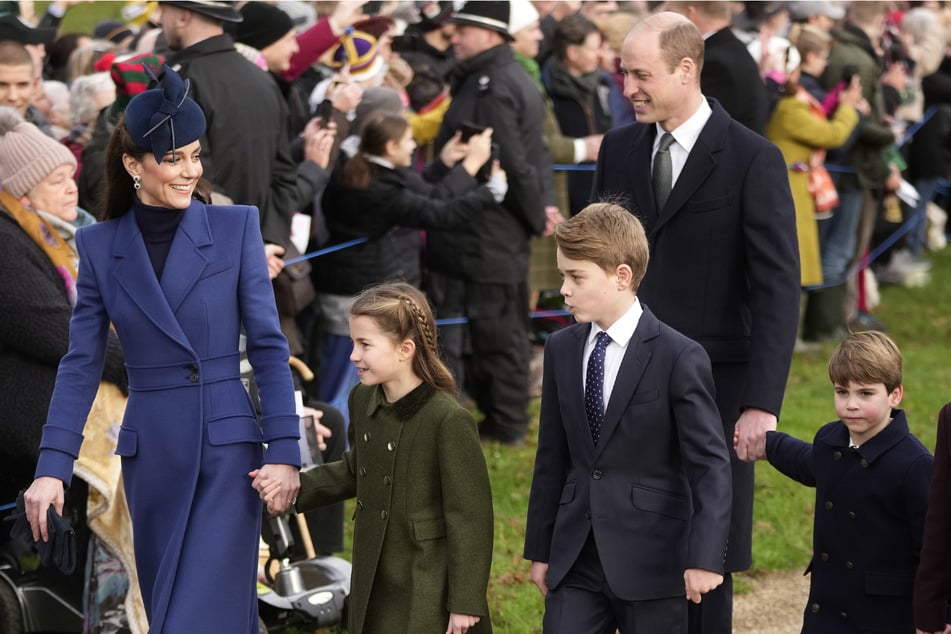 Weil Prinz William (42) und Prinzessin Kate (42) viel zu tun haben, haben sie für ihre drei Kinder eine Nanny engagiert.