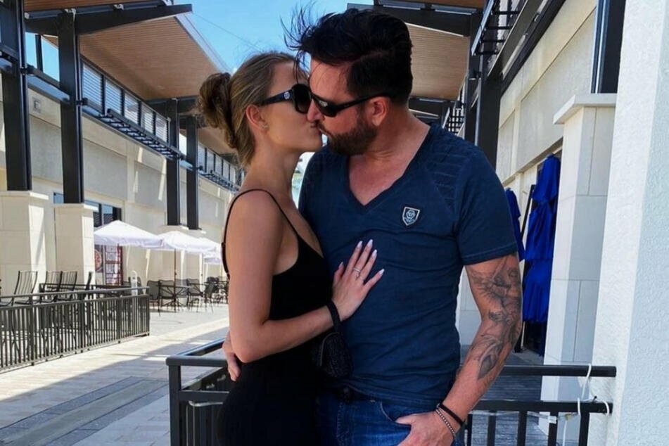 Laura Müller (21) und Michael Wendler (49) packen bei OnlyFans nicht sich, sondern Geschenke aus.