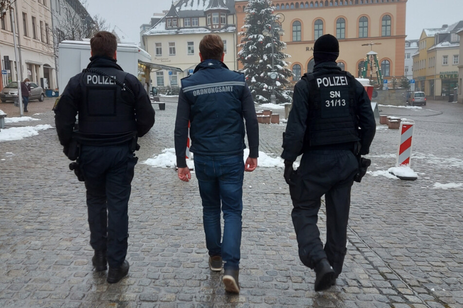 Am Donnerstag haben Mitarbeiter vom Landkreis und Polizei im Vogtland die Einhaltung der Corona-Vorschriften kontrolliert.