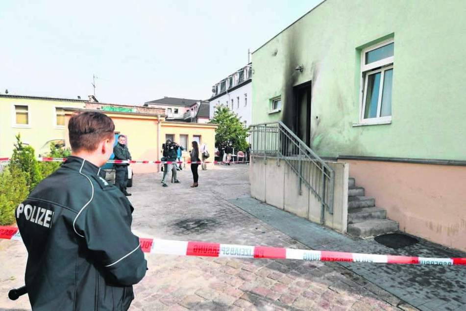 An der Moschee wurden mehrfach Spuren genommen.
