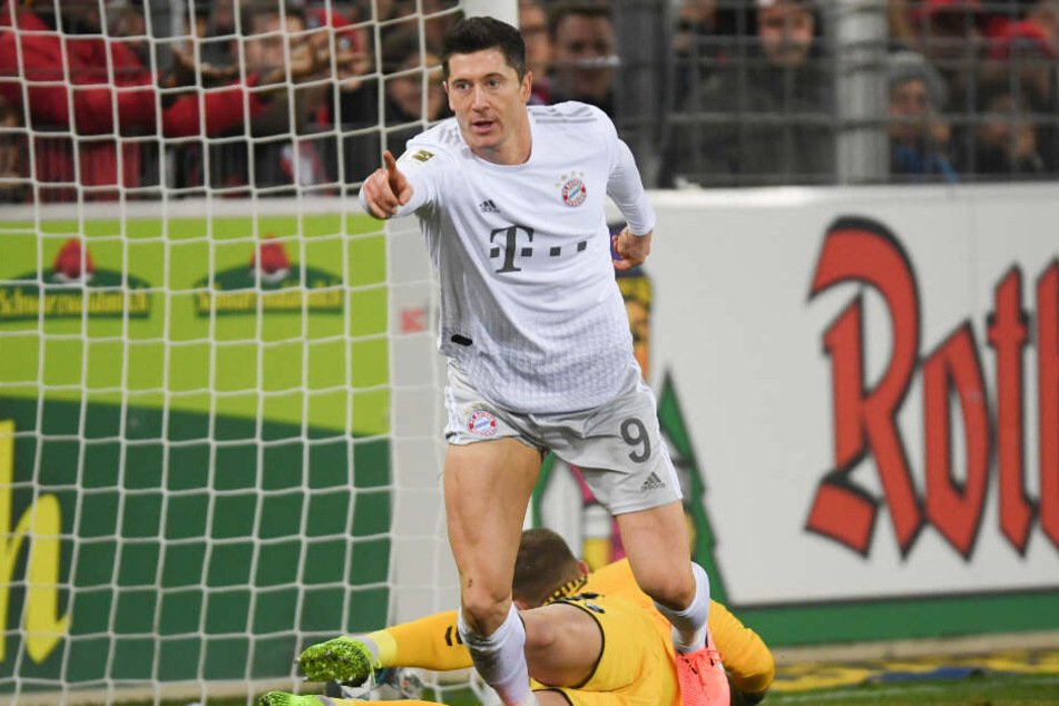 Robert Lewandowski nach seinem Treffer zur 1:0-Führung für die Bayern.