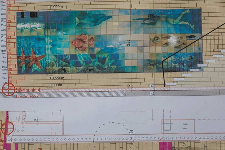 Im Eingangsbereich wird dieses DDR-Wandbild wieder in voller Pracht Gäste begrüßen.