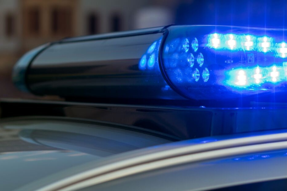 Die Polizei sucht die Unfallverursacher. (Symbolbild)