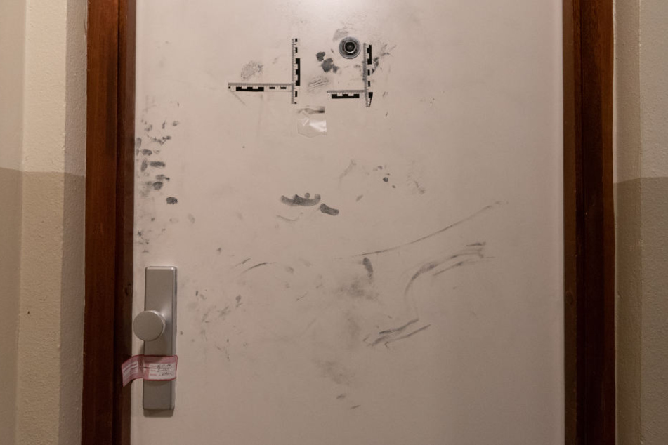 Hinter dieser Tür in Hamburg-Altona ereignete sich die schreckliche Tat.