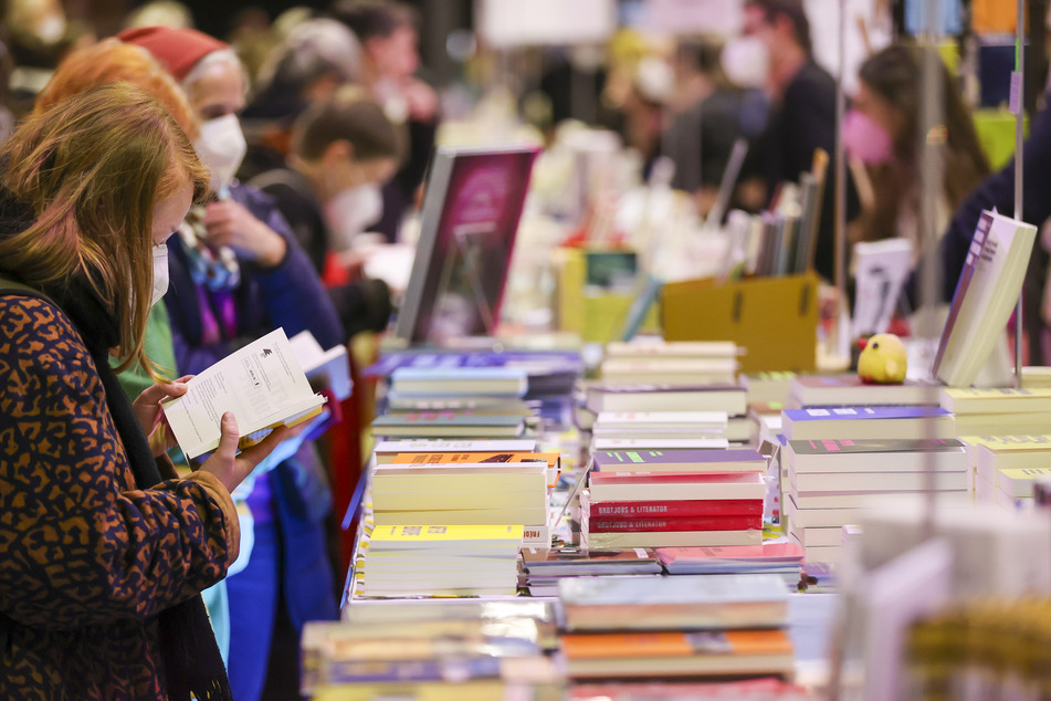 Nach langer Pause können Autoren, Verlage und Leser auf der Leipziger Buchmesse im April endlich wieder zusammenfinden. (Symbolbild)