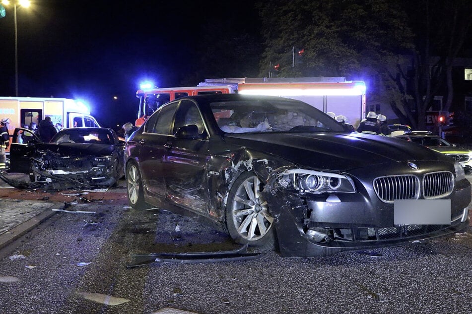 Bei einem Kreuzungscrash in Hamburg-Stellingen wurden zwei Personen verletzt.