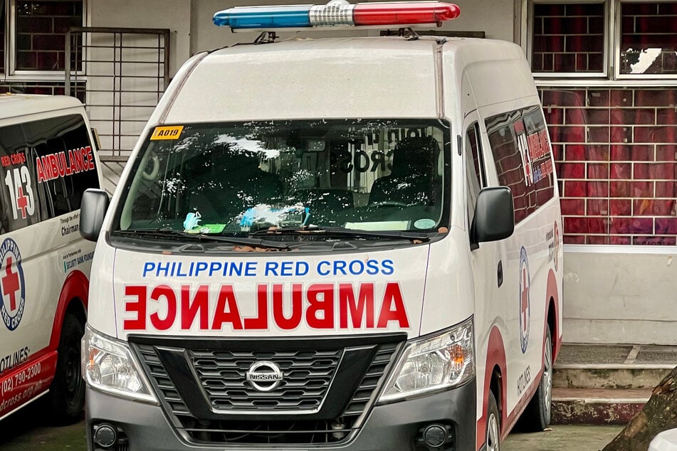 Mehrere Krankenwagen sind vor Ort. (Symbolfoto)