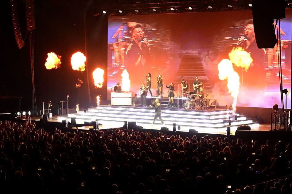 Unter den rund 4500 Fans wartete der kleine Emilio auf seinen besonderen Moment.