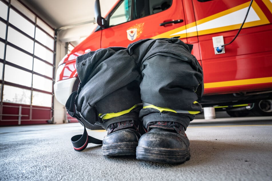 Die Leiche des Mannes wurden bei Löscharbeiten der Feuerwehr gefunden.
