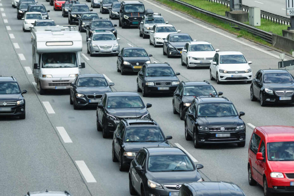 Im Norden werden am Wochenende volle Autobahnen erwartet.