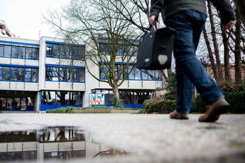 Schüler mobben Lehrer: Gymnasium streicht Klassenfahrten