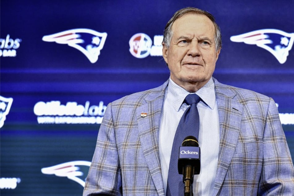 Bill Belichick inks deal to coach University of North Carolina football team