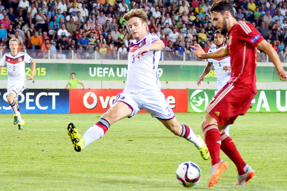 Der frühere spanische Junioren-Nationalspieler Alfonso Pedraza (r.) soll ebenfalls bei Dortmund auf dem Zettel stehen.