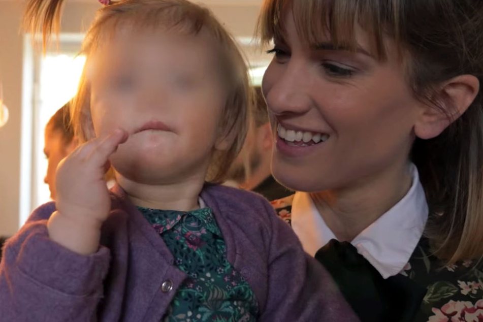 Isabell Horn ist sichtlich stolz auf ihre kleine Ella.