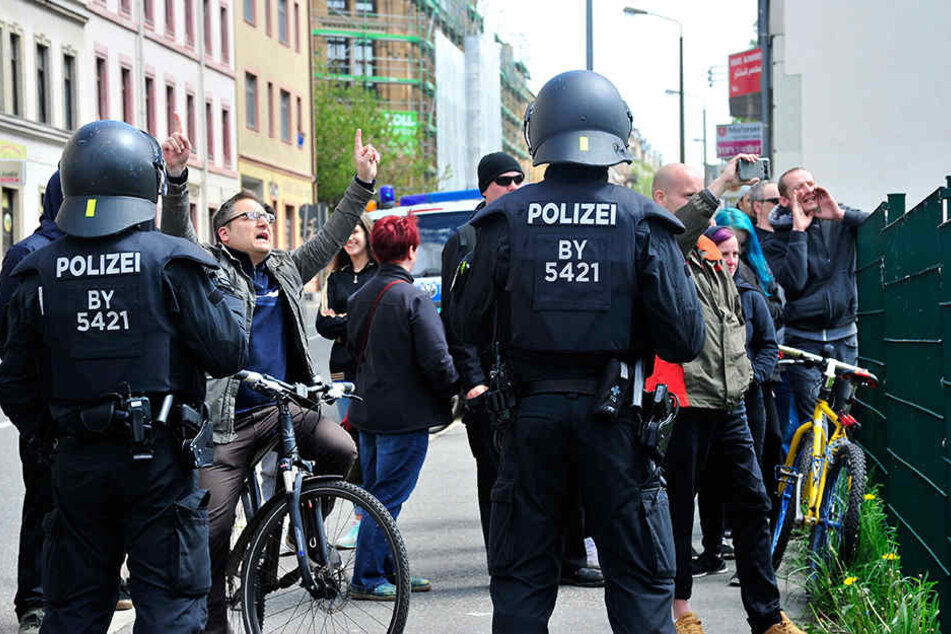 Wut gegen Rechts: Viele Menschen zeigten den Neonazis deutlich ihre Meinung.