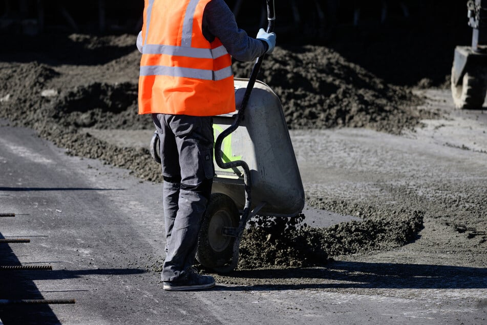 In drei zeitlichen Abschnitten finden die Bauarbeiten auf der A5 und der A45 statt. (Symbolbild)