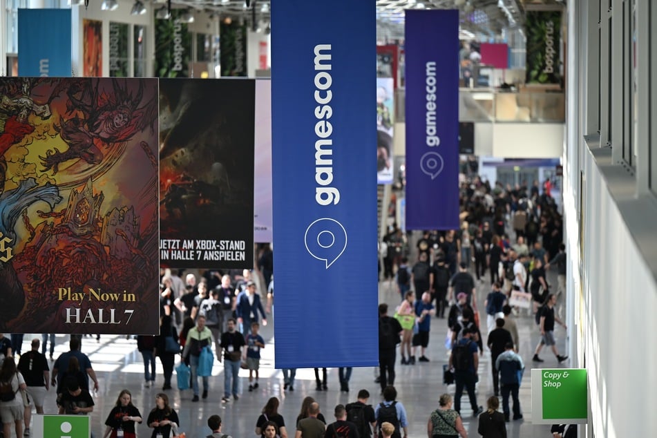 Die Hallen der Kölnmesse füllten sich am Freitag wieder mit Tausenden Besuchern der Gamescom.