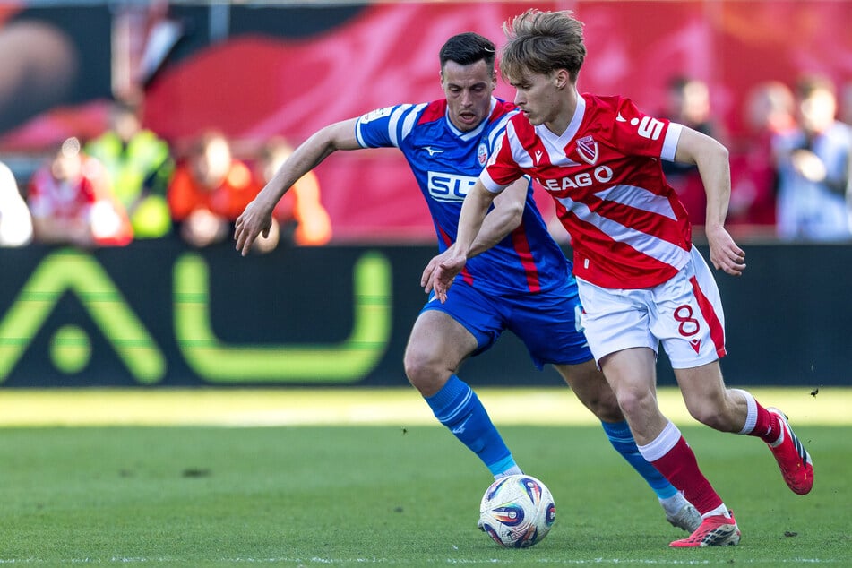 Prächtiges Wetter herrschte beim Ostderby zwischen Cottbus und Rostock Anfang März.