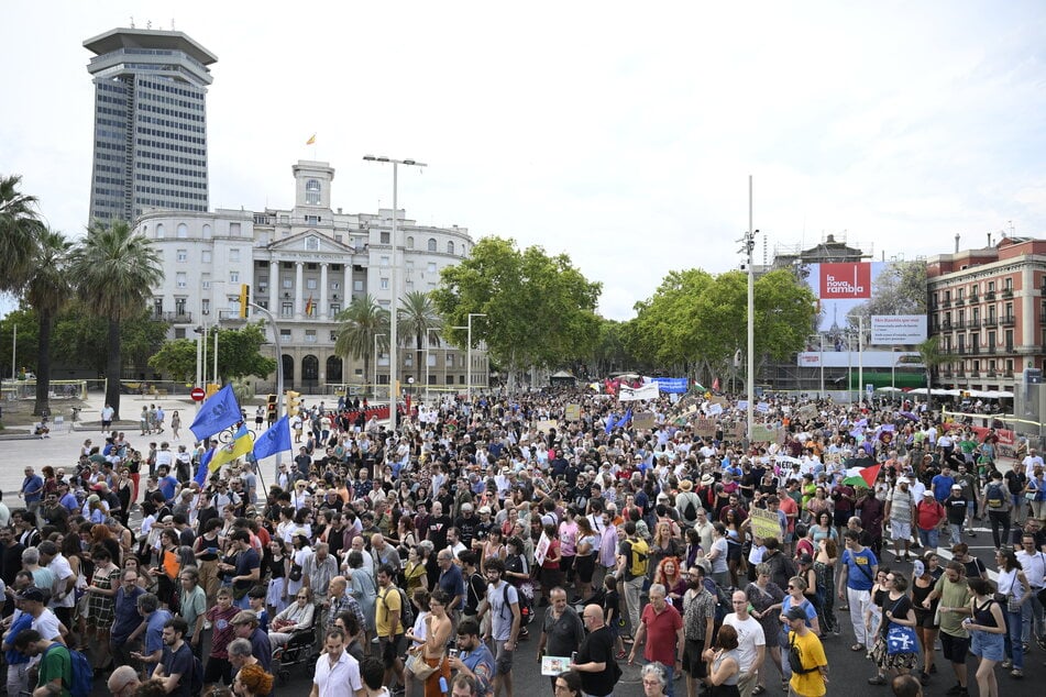 In Barcelona gingen am Samstag viele Einwohner auf die Straße, um gegen Tourismus zu demonstrieren.