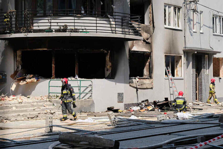 Eine Wohnung im Erdgeschoss brannte vollständig aus.