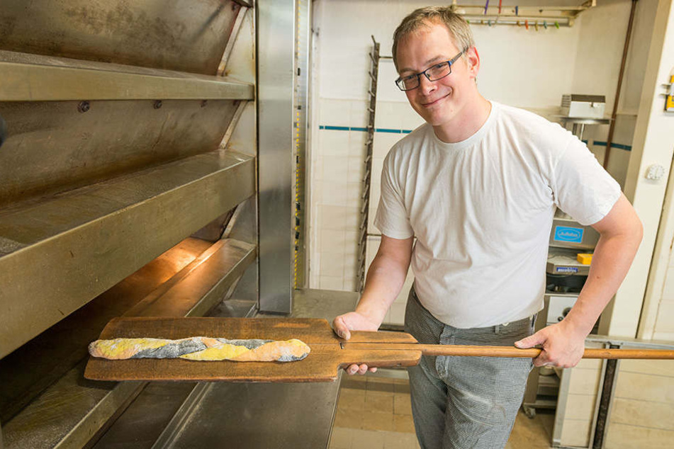 Kein Schuss in den Ofen: Bäcker Marlon Gnauck (37) backt WM-Baguette.