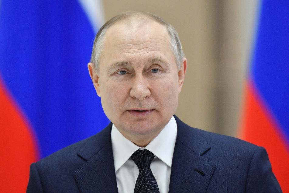 Putin hält die Vorwürfe zu russischen Kriegsverbrechen in Butscha für "Provokation" und "Fake".