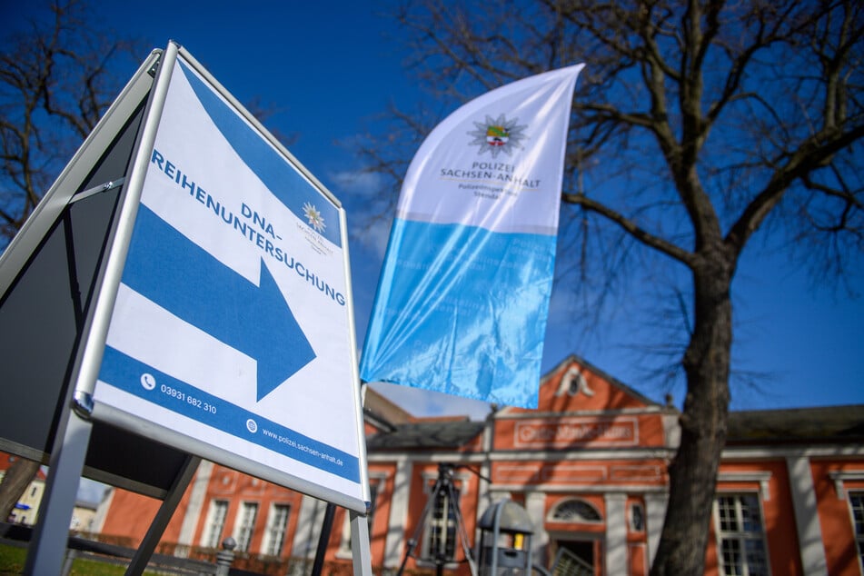 Die Polizei führt nach dem Mord an einer Frau aus Tangermünde tausende DNA-Tests durch.