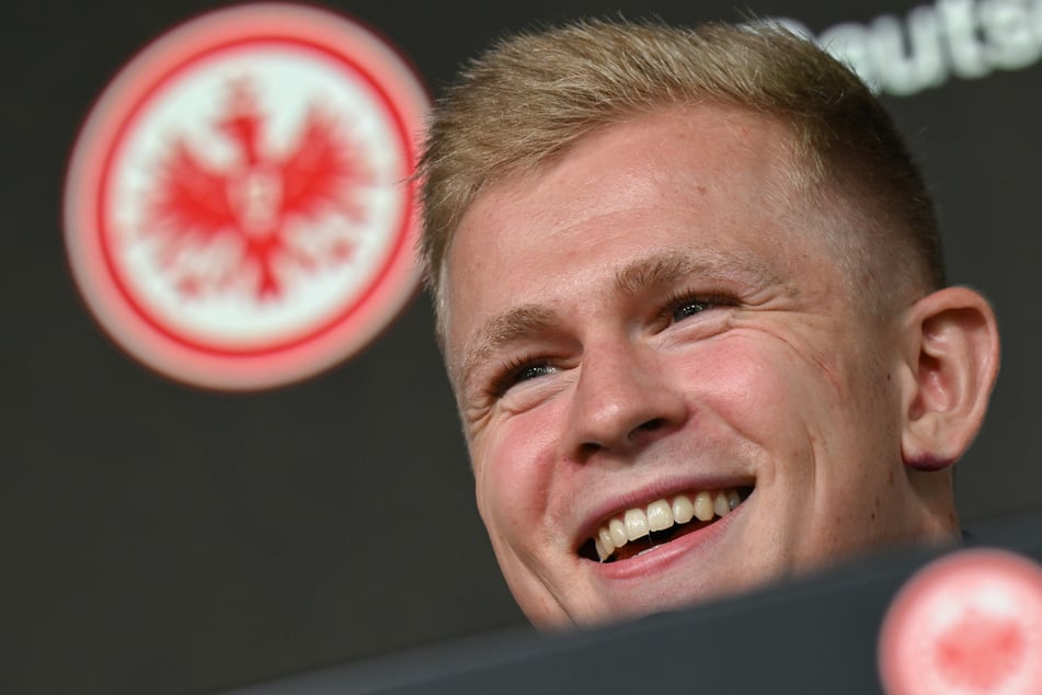 Eintracht Frankfurts neuer Mittelstürmer Jonny Burkardt (25) bleibt Social Media lieber fern.