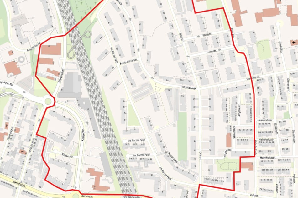Der Gefahrenbereich wurde auf einen Radius von 300 Metern bestimmt. Rund 2300 Menschen sind von den Evakuierungsmaßnahmen betroffen.