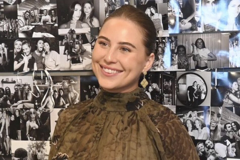 Montanna (28) freut sich. Das Geschenk für ihren Papa kam gut an.