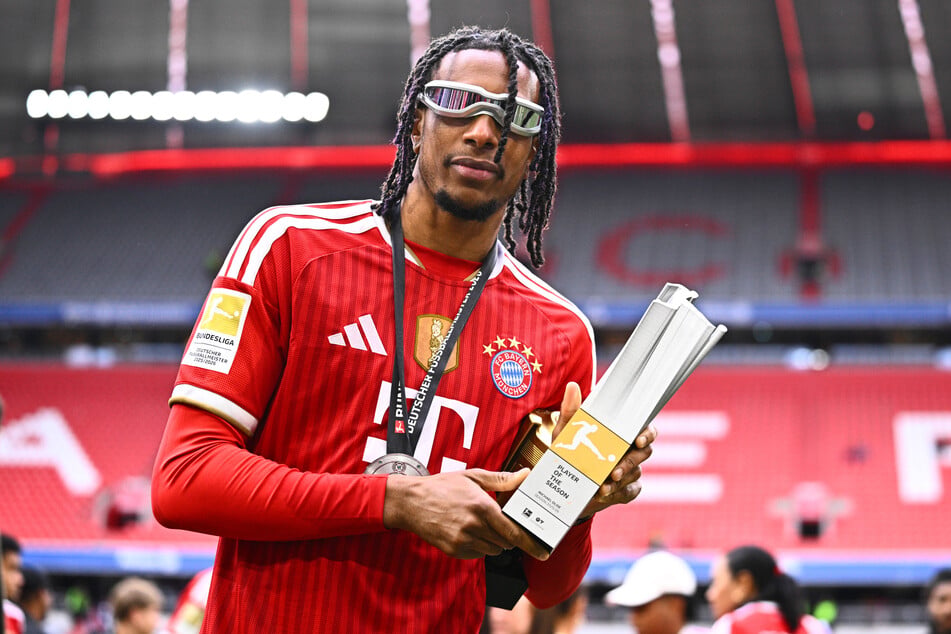 Michael Olise (24) wurde in der Bundesliga zum "Spieler der Saison" gewählt.
