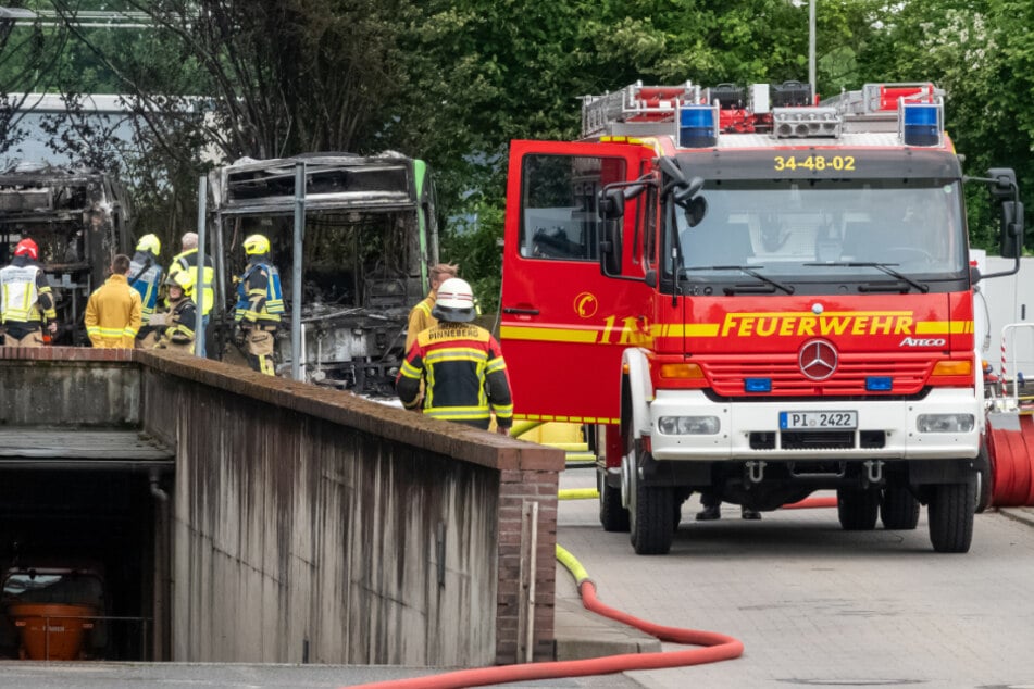 Der Feuerwehr gelang es mit einem Großaufgebot, den Brand unter Kontrolle zu bekommen.